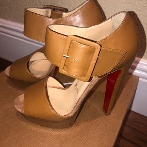 Christian Louboutin Noisette / Beige Haute Retenue